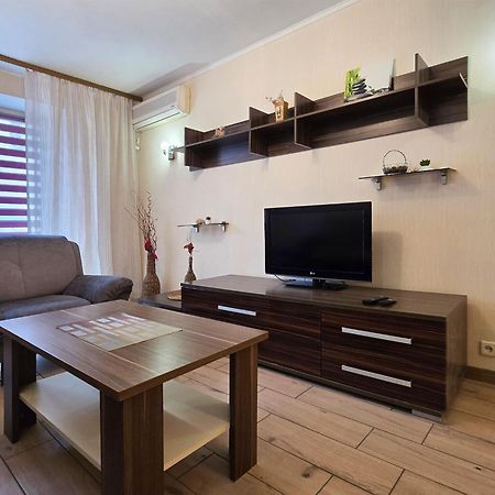 Home Hotel Apartments On Kontraktova Ploshcha Kyiv Exterior photo